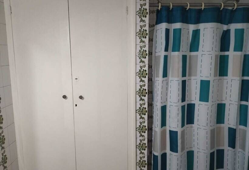 スタンダード４人部屋, Houselyon