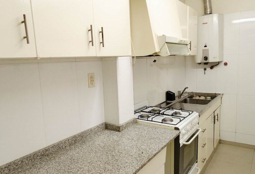 スタンダード４人部屋, Houselyon