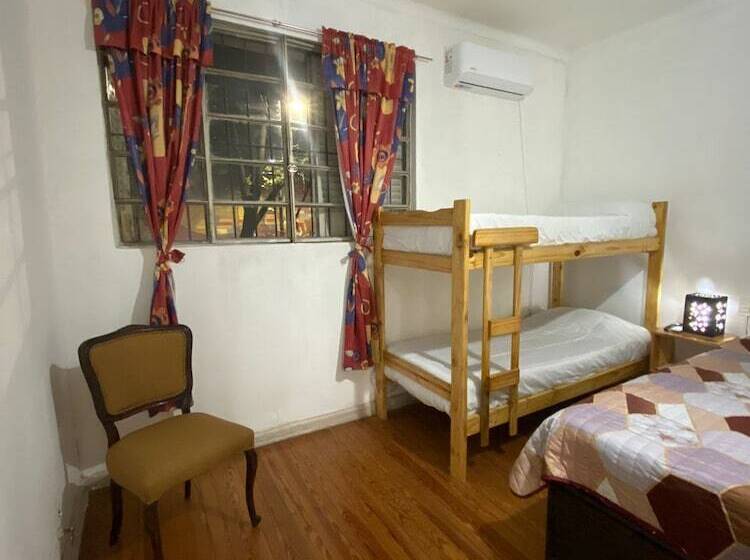 スタンダード４人部屋, Houselyon