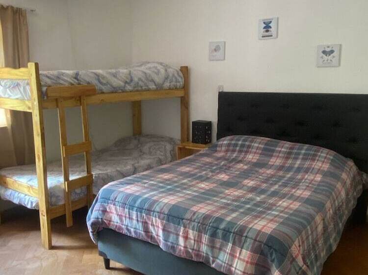 スタンダード４人部屋, Houselyon