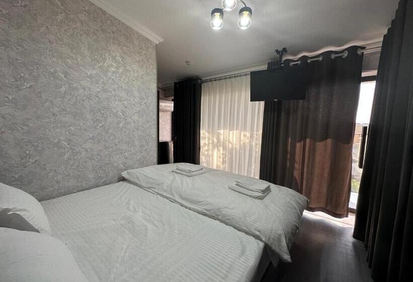 اتاق استاندارد با بالکن, Byond Hotel & Hostel