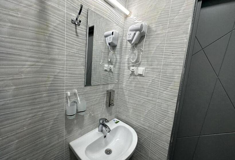 تختخواب در اتاق مشترک, Byond Hotel & Hostel