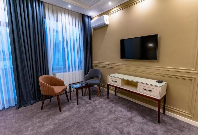 غرفة سوبيريور, Bravo