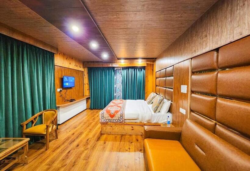 スイート, Hayat Residency