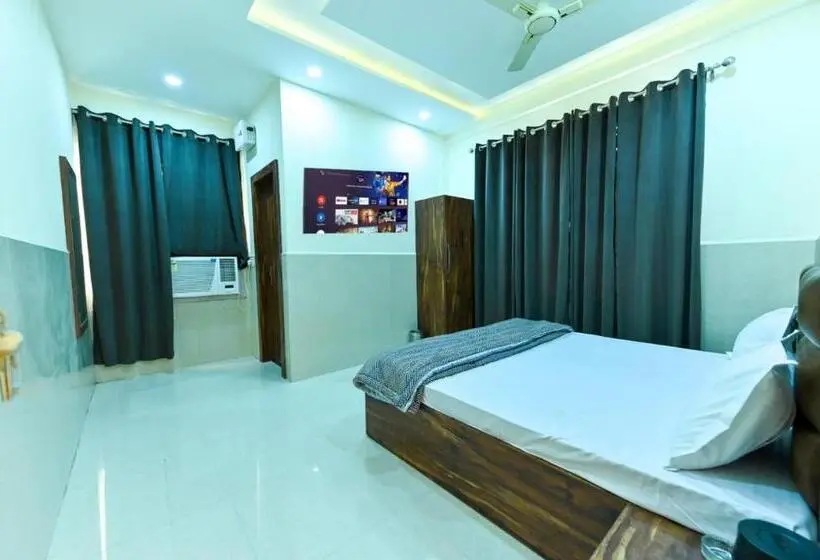 デラックスルーム, Royal Inn Jammu
