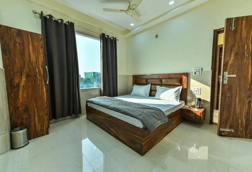 デラックスルーム, Royal Inn Jammu