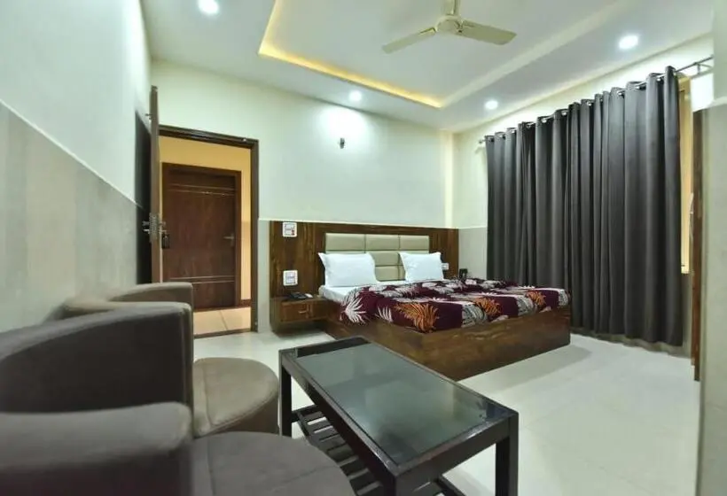 デラックスルーム, Royal Inn Jammu