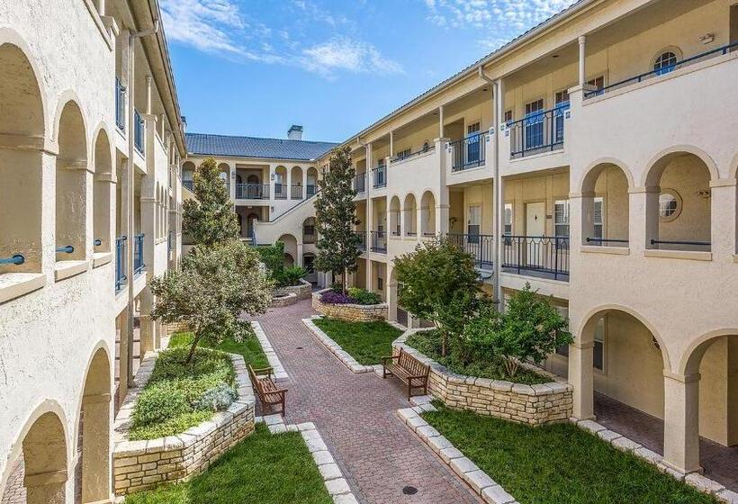 1 Bedroom Apartment Lake View, Lake Travis Stunning Waterfront, Sunset & Pool Views, Pet Friendly, Boat Ramp, Lago Vista, Texas
