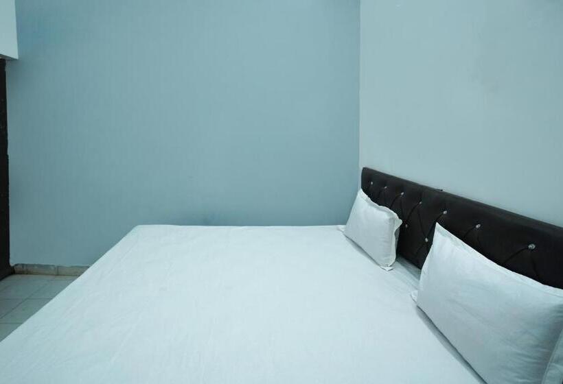 חדר קלאסי לשלושה, O Shining Star