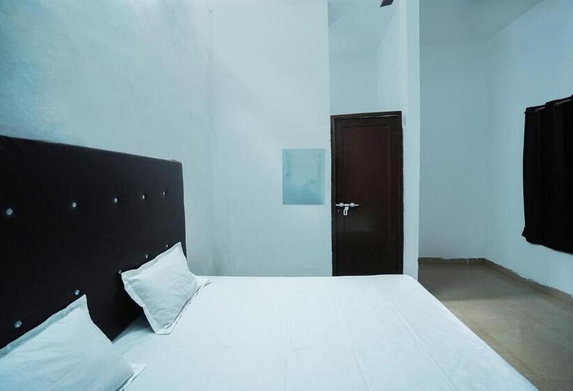 חדר קלאסי לשלושה, O Shining Star