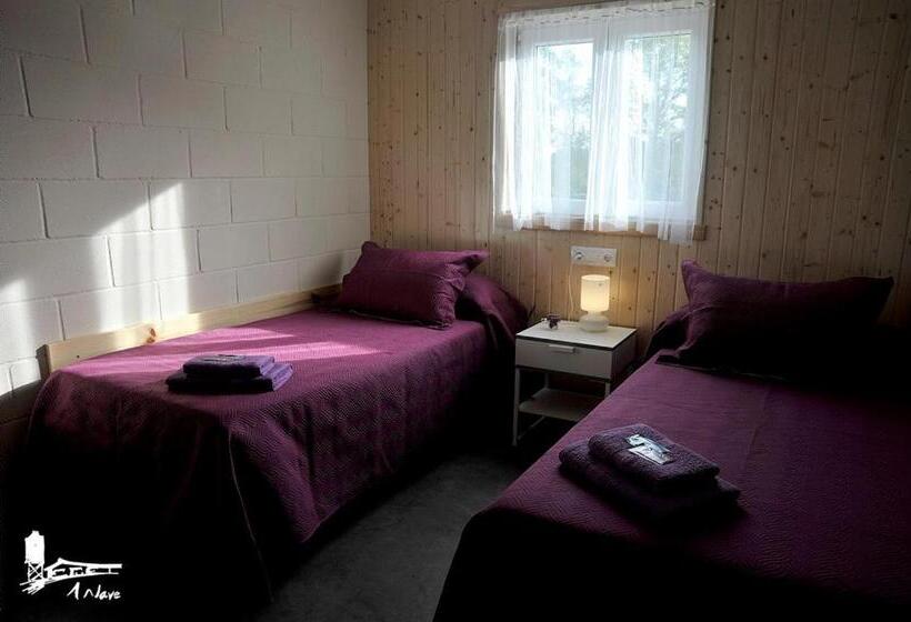 Номер Стандарт, Albergue A Nave De Ferreira