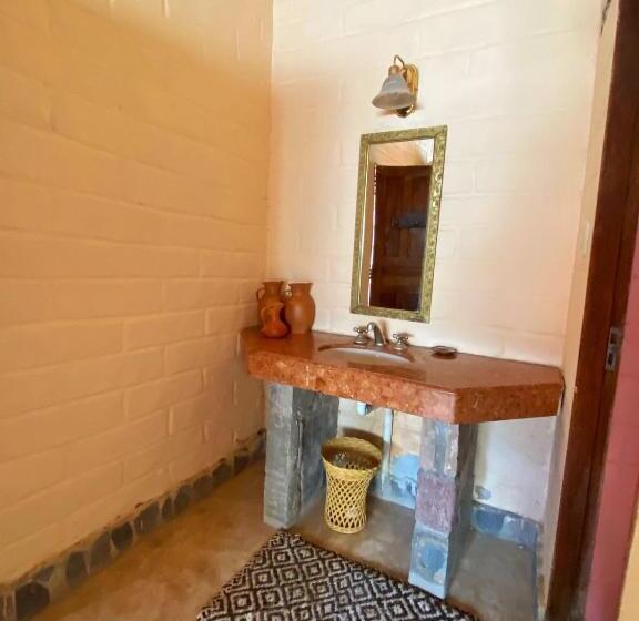 클래식 4인 룸, Hosteria Castillos De Huichaira