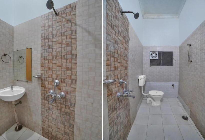 غرفة كلاسيكية ثلاثية, Collection O 93200 Hotel Reasturent