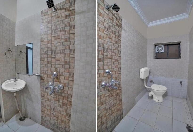 غرفة كلاسيكية ثلاثية, Collection O 93200 Hotel Reasturent