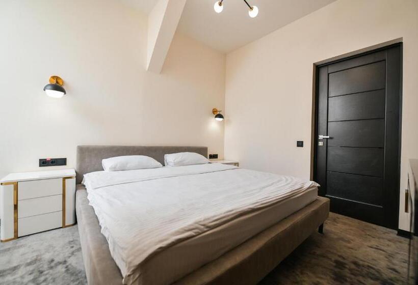 اتاق اکونومی, садиба на кодимі