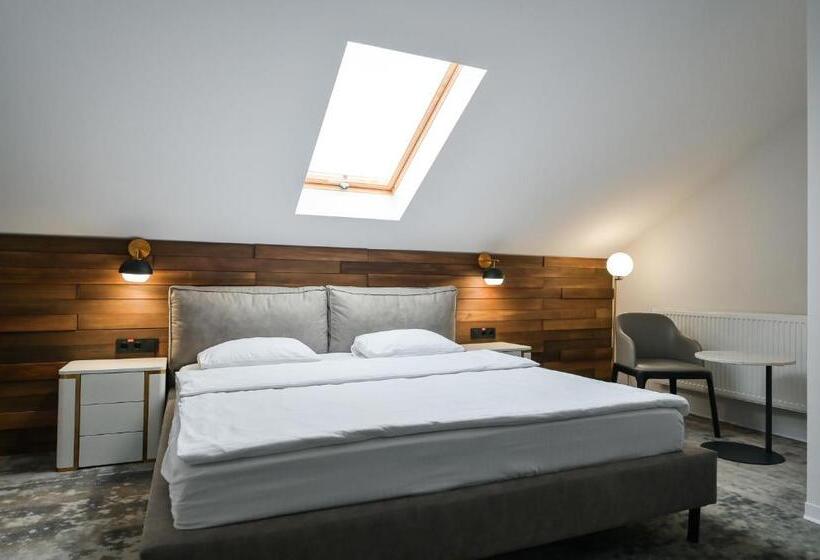 اتاق استاندارد, садиба на кодимі