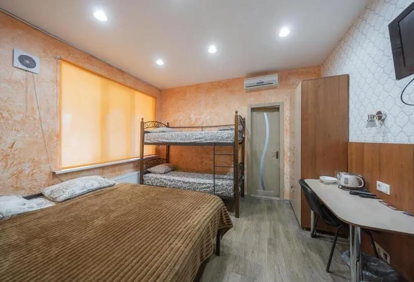 スタンダード４人部屋, апартаменти Platforma поруч з південним вокзалом