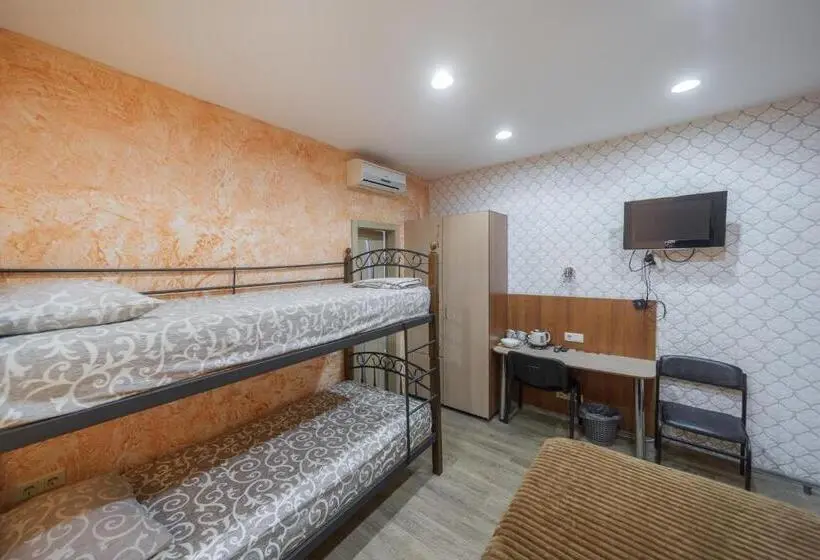 スタンダード４人部屋, апартаменти Platforma поруч з південним вокзалом