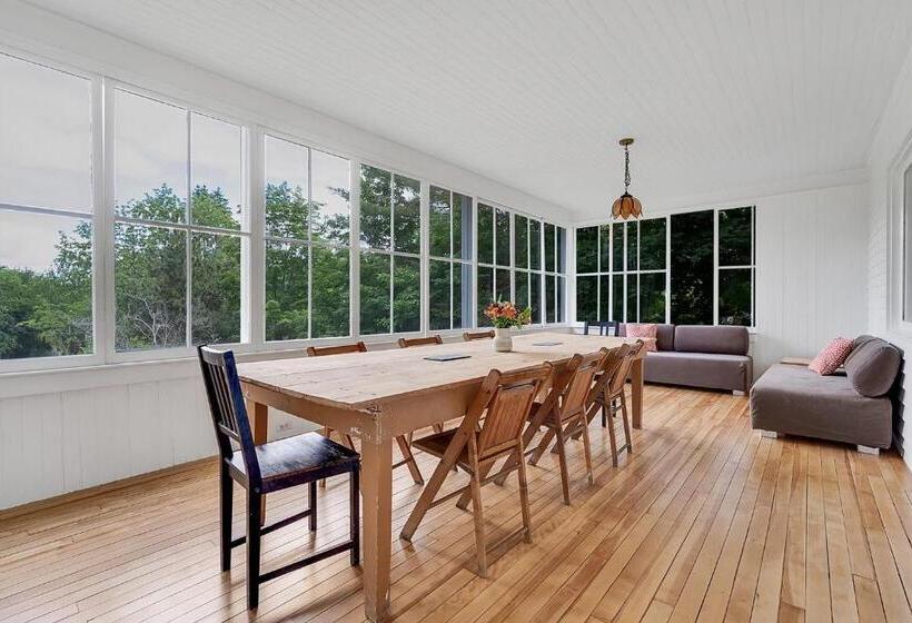 בית, חדר שינה 1, Bryant Farm Limit 27 Farmhouse