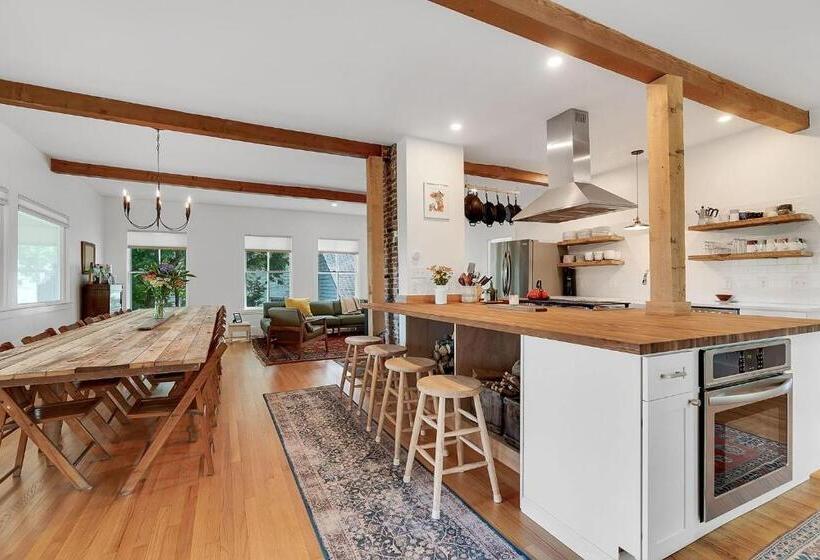 בית, חדר שינה 1, Bryant Farm Limit 27 Farmhouse