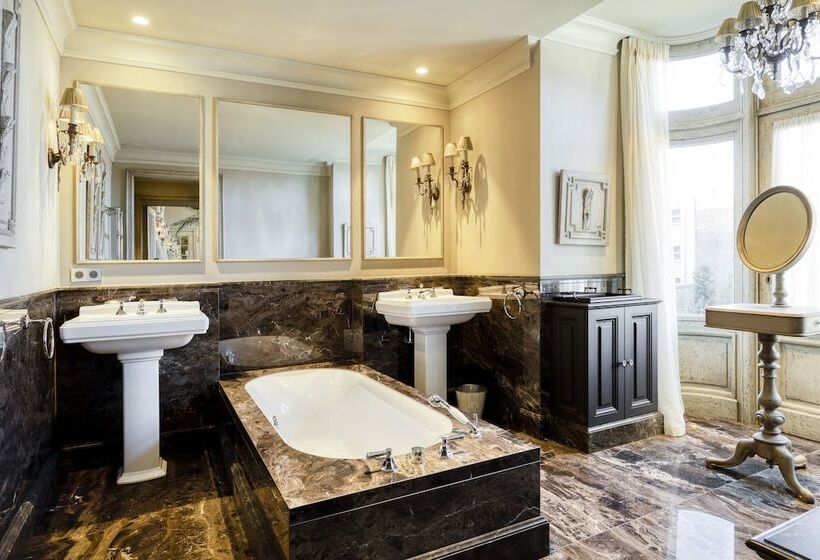 주니어 스위트, Cobergher