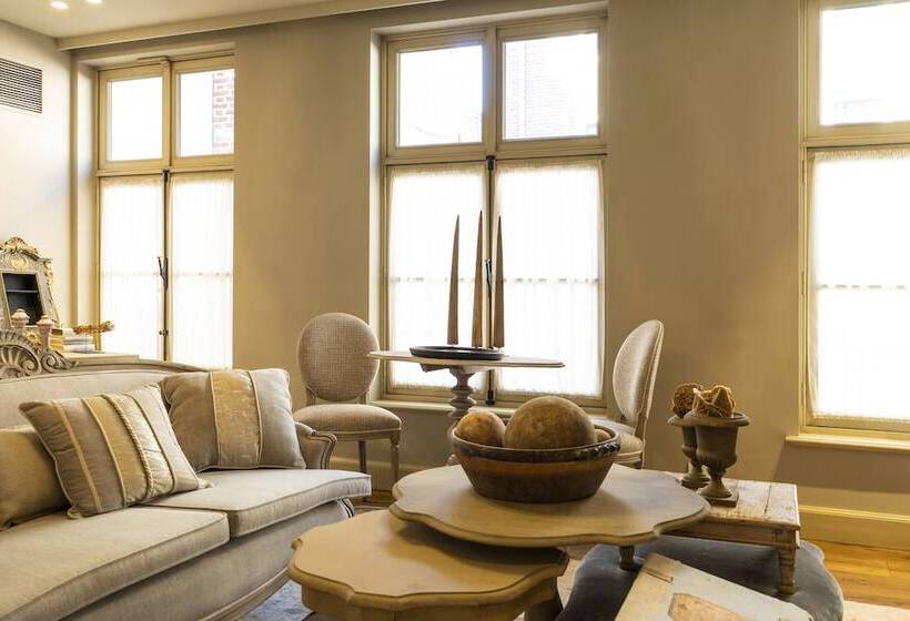 주니어 스위트, Cobergher