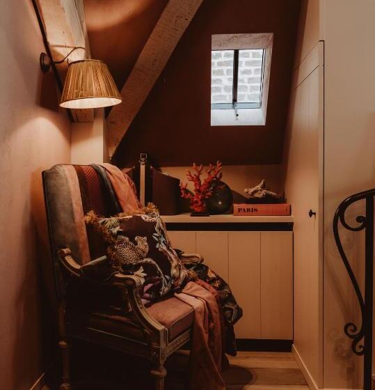 스탠다드 룸 킹사이즈 침대, Cobergher