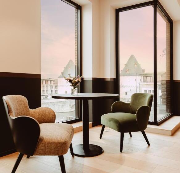 발코니 디럭스 룸, Cobergher