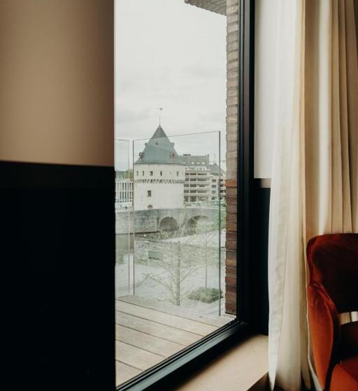 발코니 디럭스 룸, Cobergher