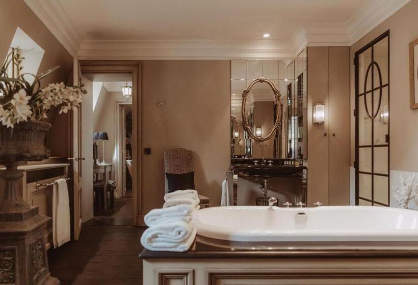 주니어 스위트, Cobergher