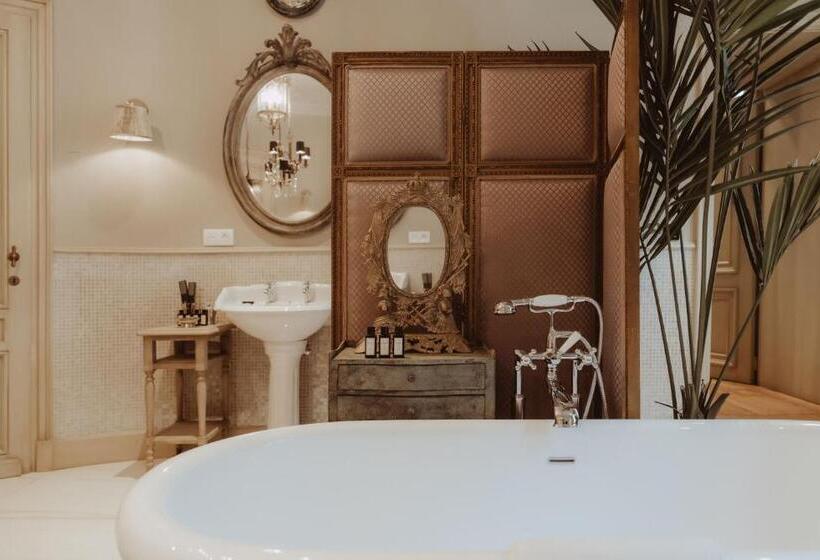 주니어 스위트, Cobergher