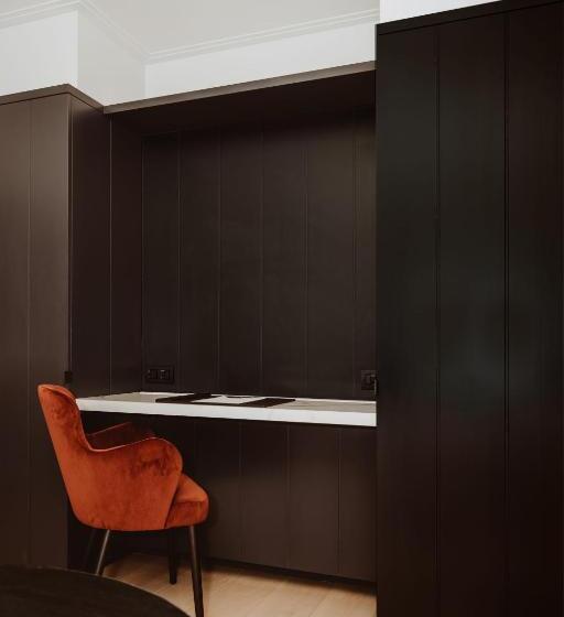 발코니 디럭스 룸, Cobergher