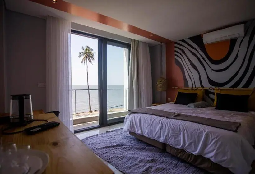 اتاق لوکس با بالکن و چشم‌انداز دریا, Cowork Lab Suites