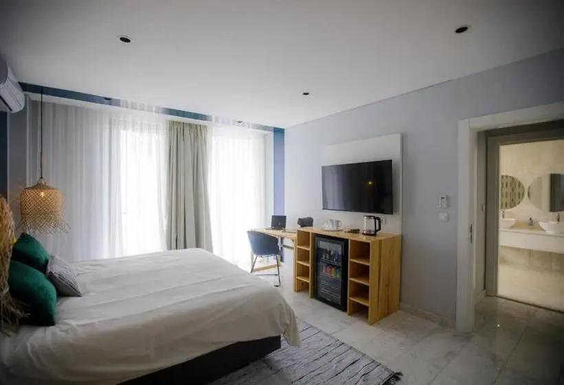 Deluxe Suite Sea View, Cowork Lab Suites