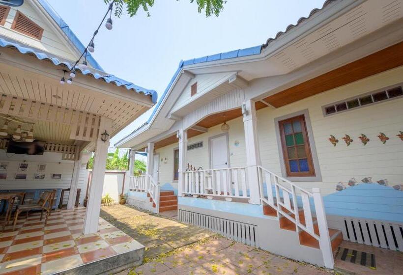 Habitación Triple Estándar con Balcón, Halo Sea Koh Larn