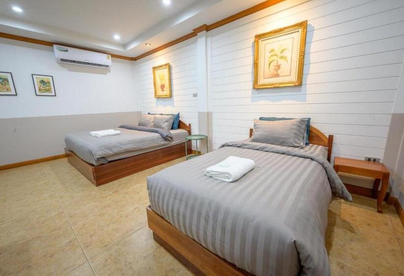 Habitación Triple Estándar con Balcón, Halo Sea Koh Larn