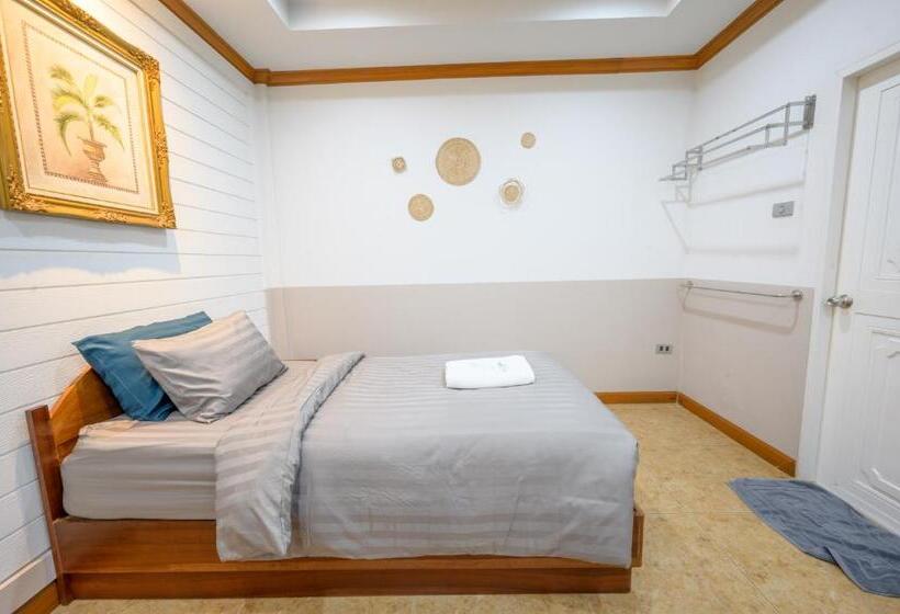 Habitación Triple Estándar con Balcón, Halo Sea Koh Larn