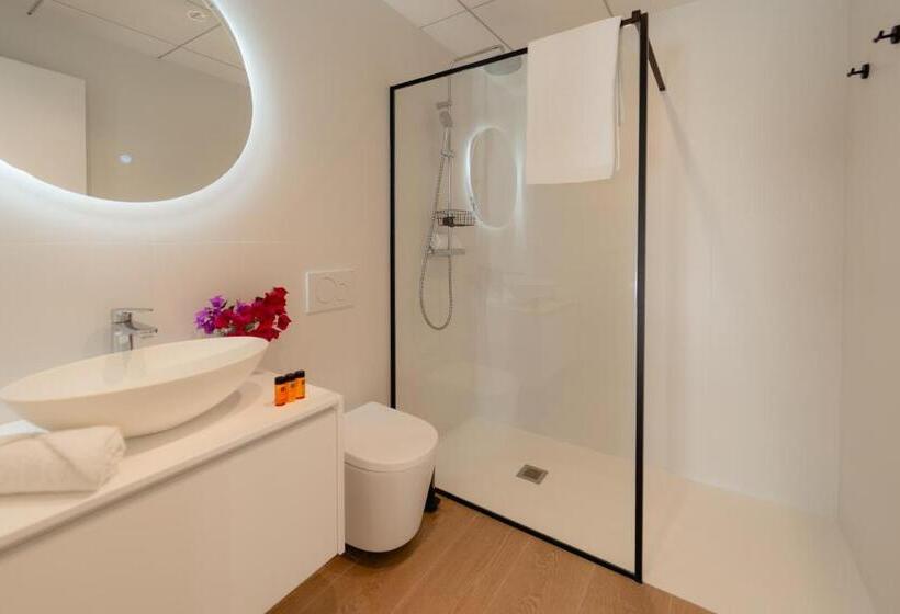 شقة غرفة واحدة, Horizonte Line