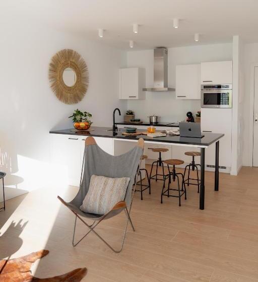 شقة غرفة واحدة, Horizonte Line