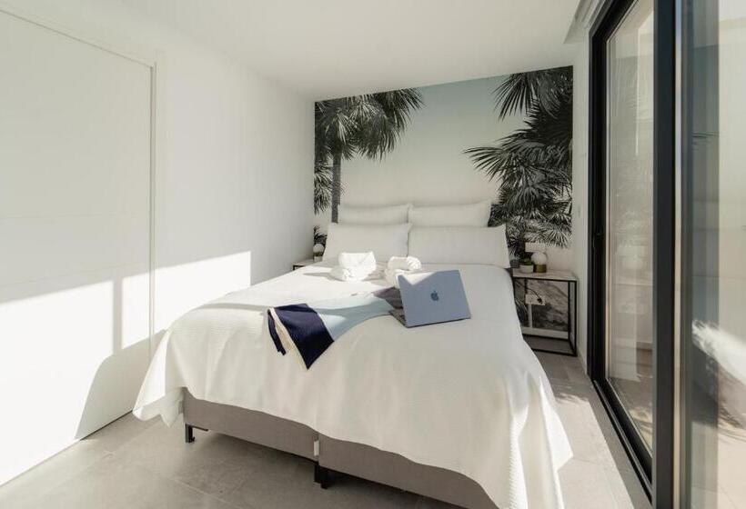 شقة دور أخير غرفتين نوم, Horizonte Line