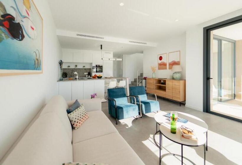 شقة دور أخير غرفتين نوم, Horizonte Line