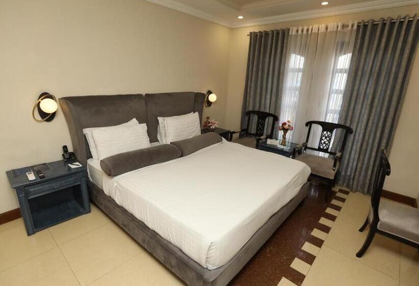 اتاق استاندارد, Magnum Inn