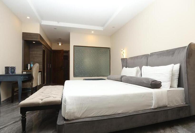 اتاق لوکس یک تخته, Magnum Inn