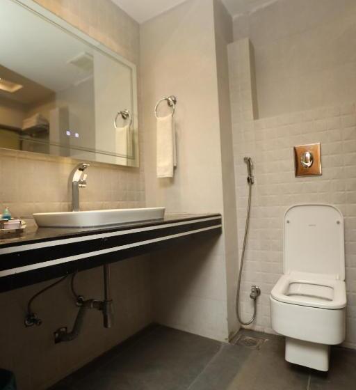 اتاق لوکس, Magnum Inn