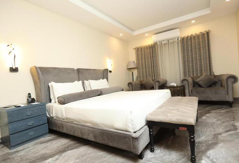 اتاق لوکس, Magnum Inn