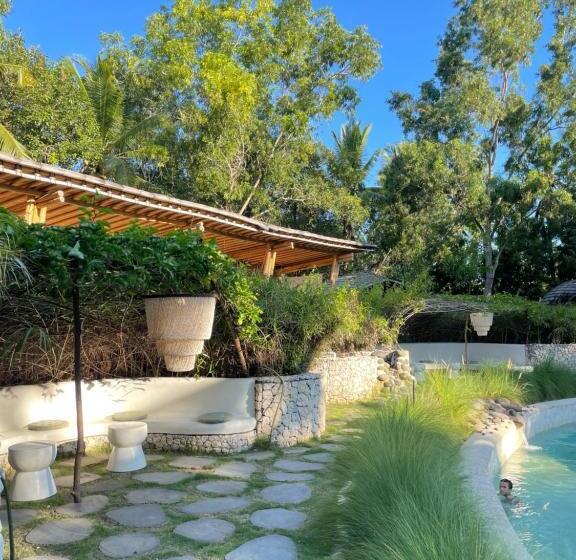 بانگلوی استاندارد 2 خوابه, Nusava Boutique