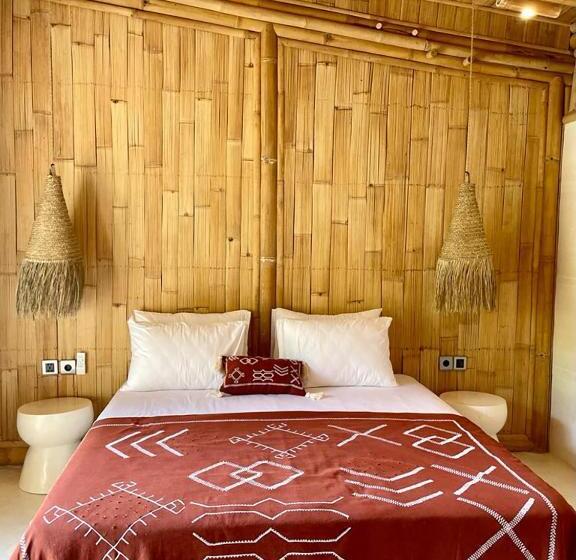 بانگلوی استاندارد 2 خوابه, Nusava Boutique