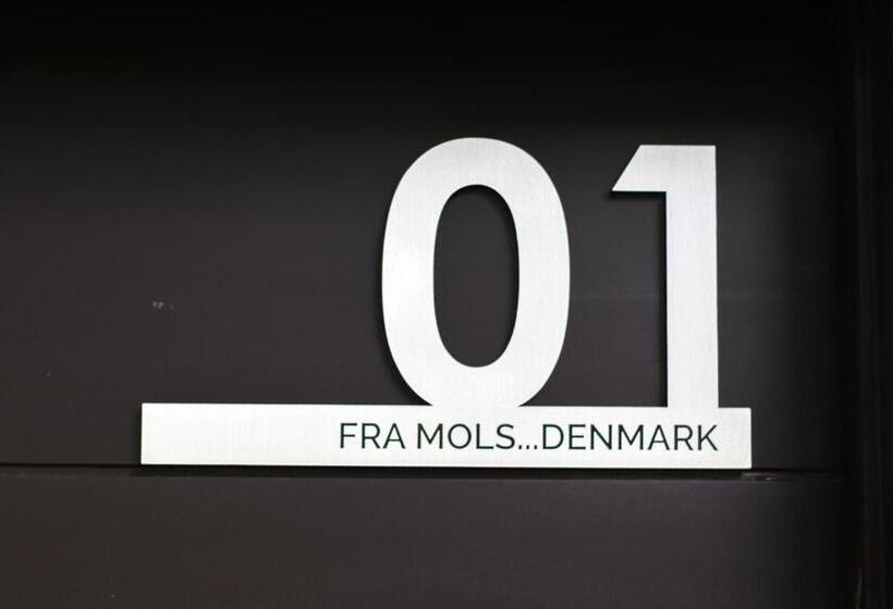 סוויטת ג'וניור עם מרפסת, Nuuk Taal Lake