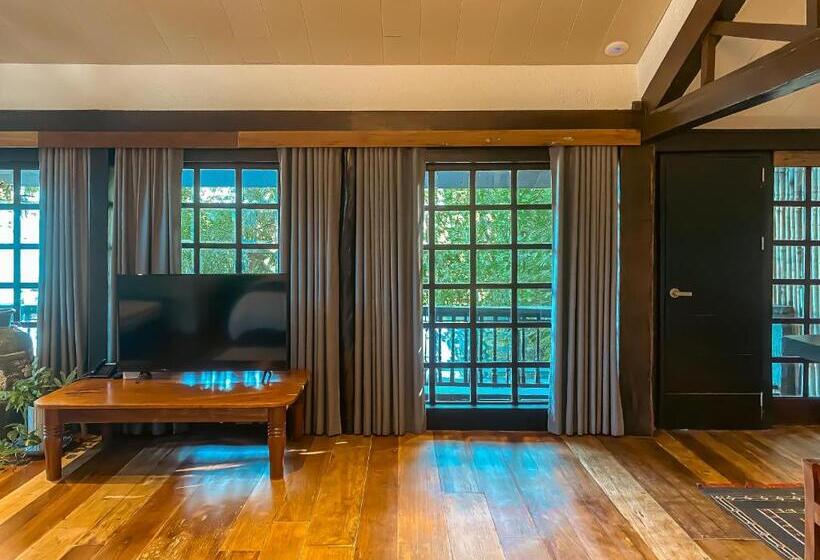 סוויטת ג'וניור עם מרפסת, Nuuk Taal Lake