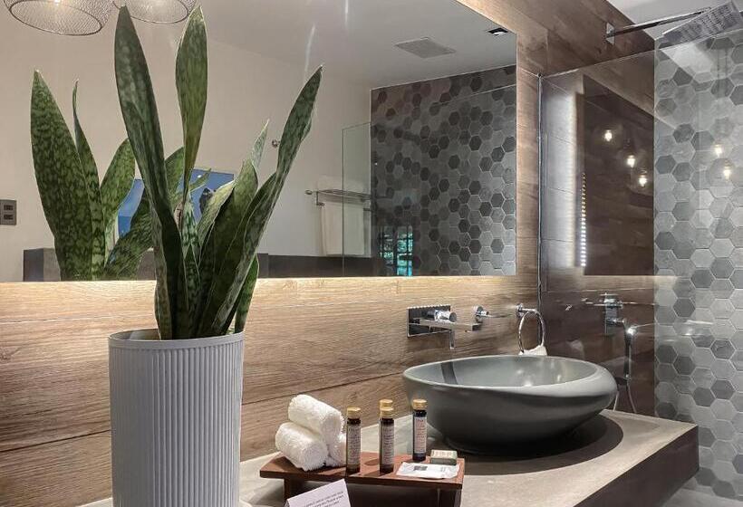 סוויטת ג'וניור עם מרפסת, Nuuk Taal Lake